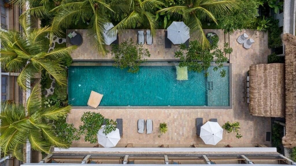 Отель Kahayana Suites 3*