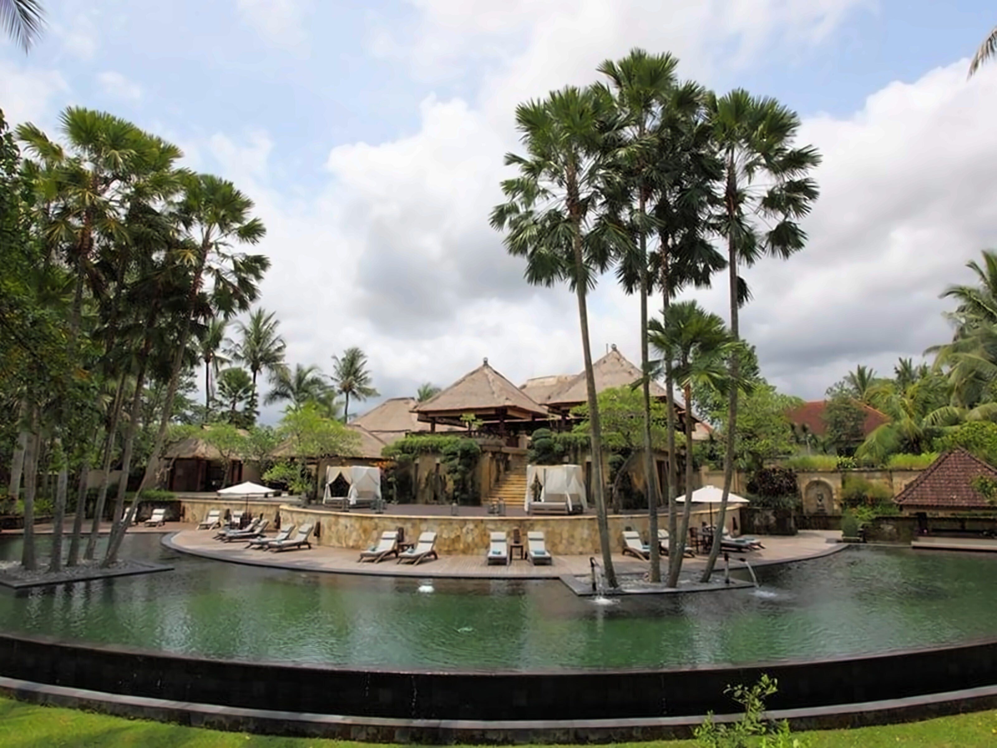 Фото The Ubud Village Hotel at Monkey 3*