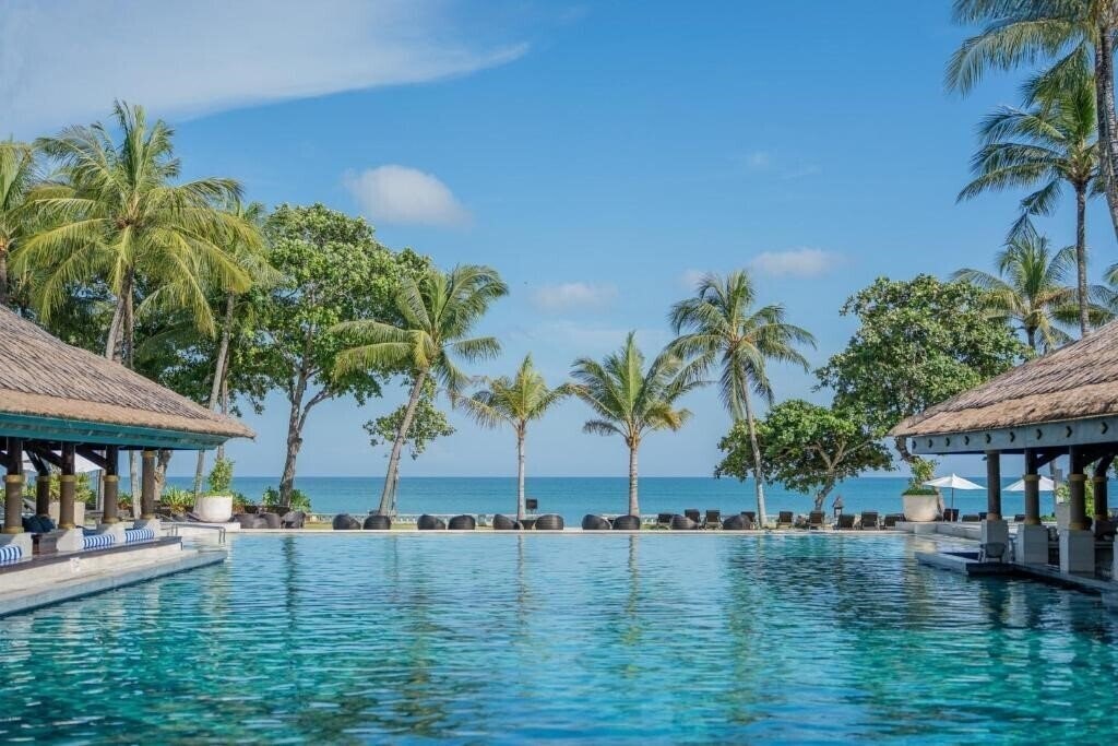 Готель Intercontinental 5*