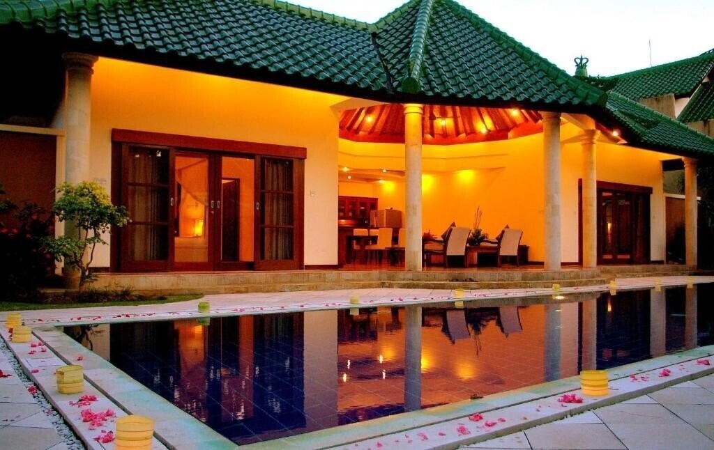 Отель Emerald Villa 4*