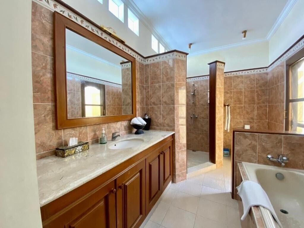 Фото Emerald Villa 4*