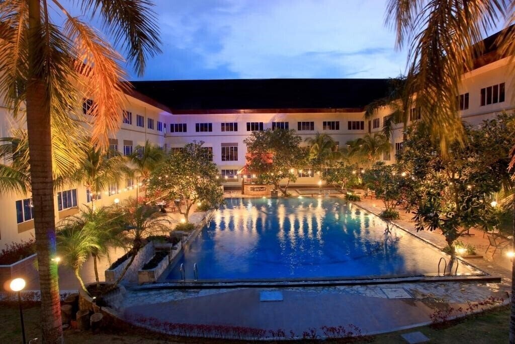 Фото Aston Tanjung Pinang Hotel & Conference Center 4*
