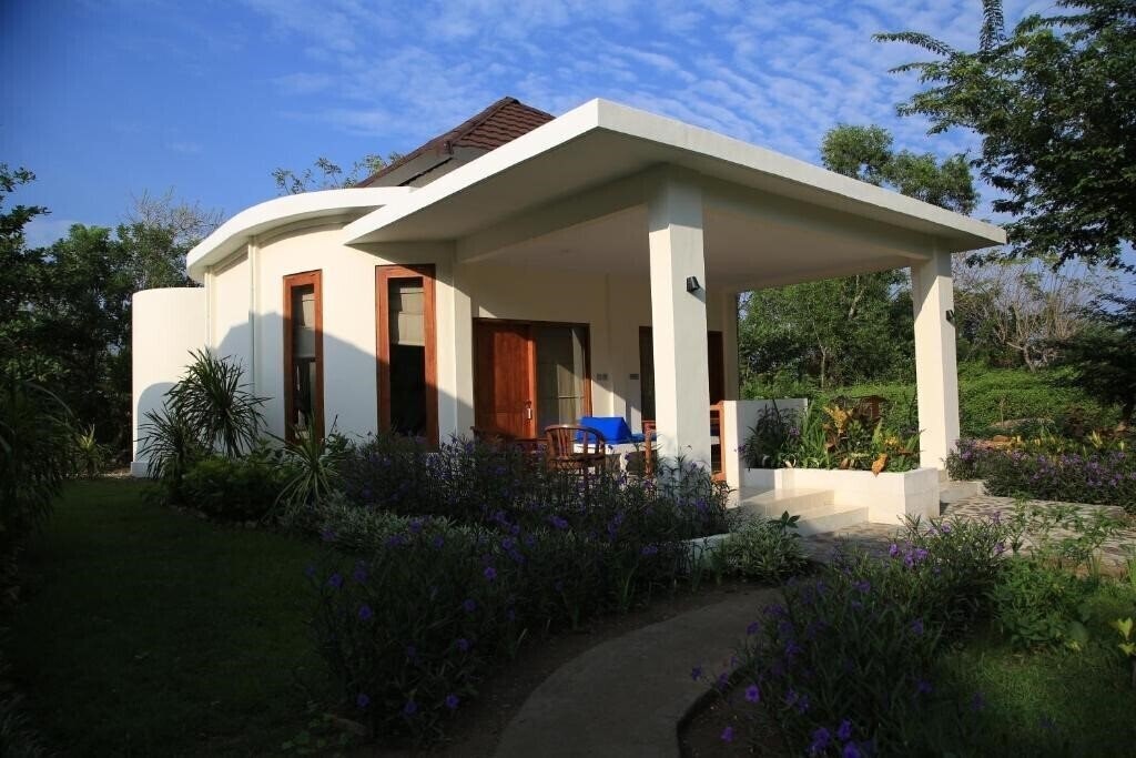 Фото Puri Sari Beach Hotel 3*