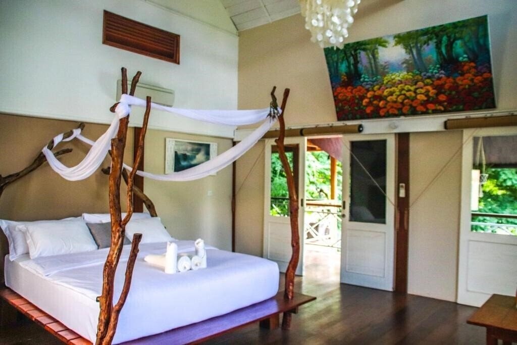Готель Serene Beach Villa 4*