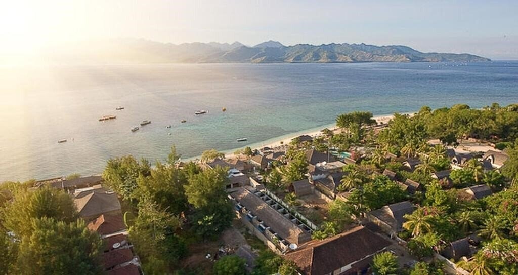Отель Scallywags Resort Gili Trawangan 4*