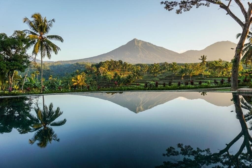 Готель Ijen Resort & Villas 4*