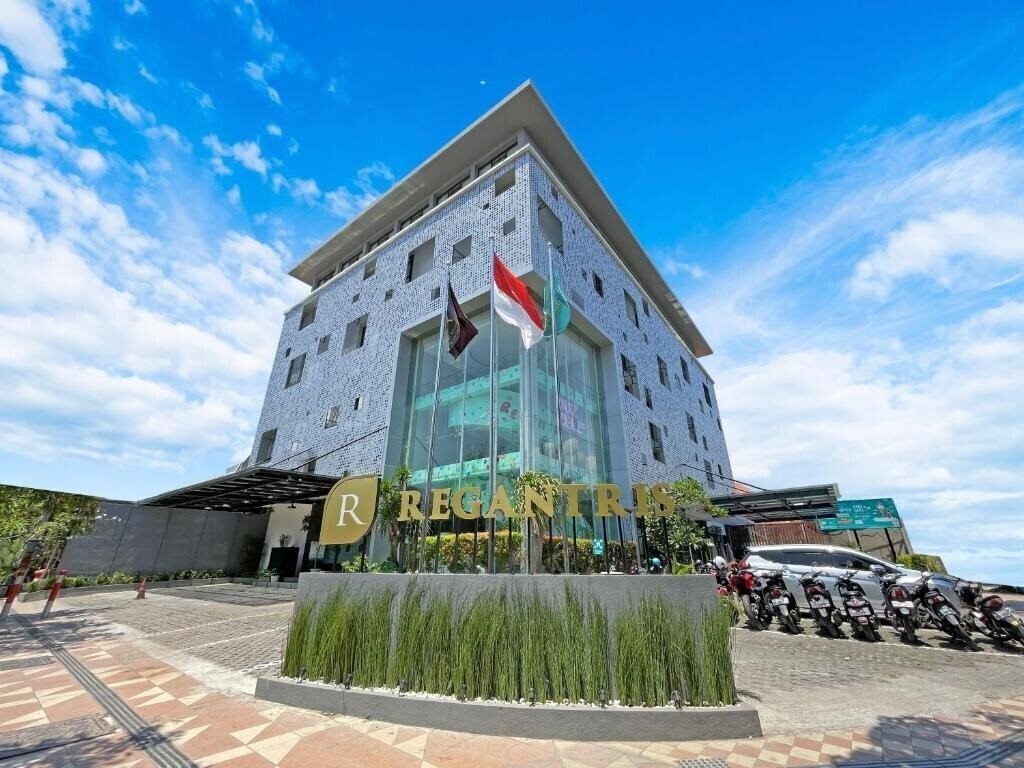 Готель Artotel Surabaya 3*