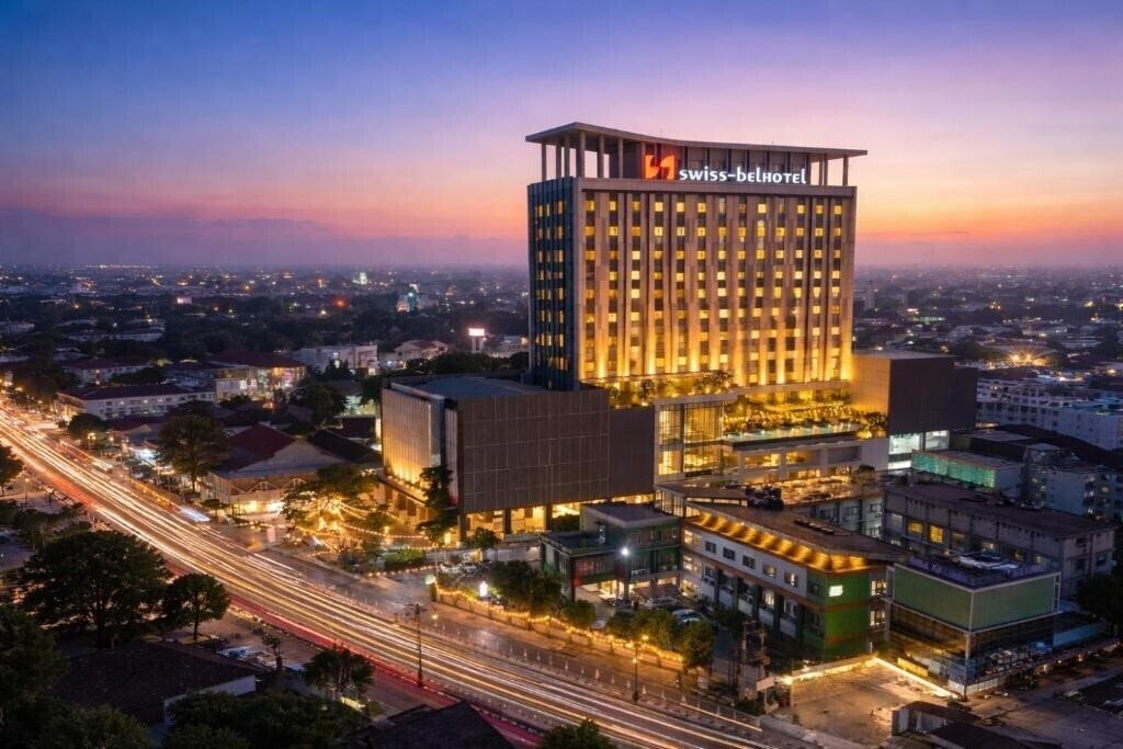 Отель Swiss-Belinn Karawang 3*