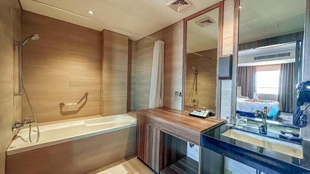 Фото Swiss-Belinn Karawang 3*
