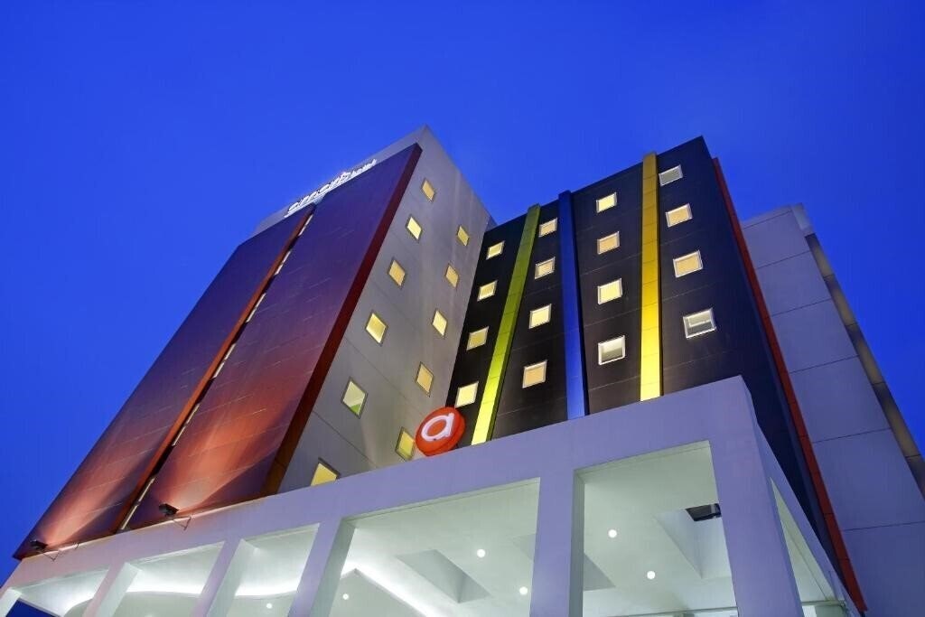 Отель Amaris Hotel Bekasi Barat 2*