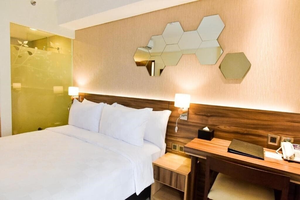 Изображение Golden Tulip Essential Tangerang 3*