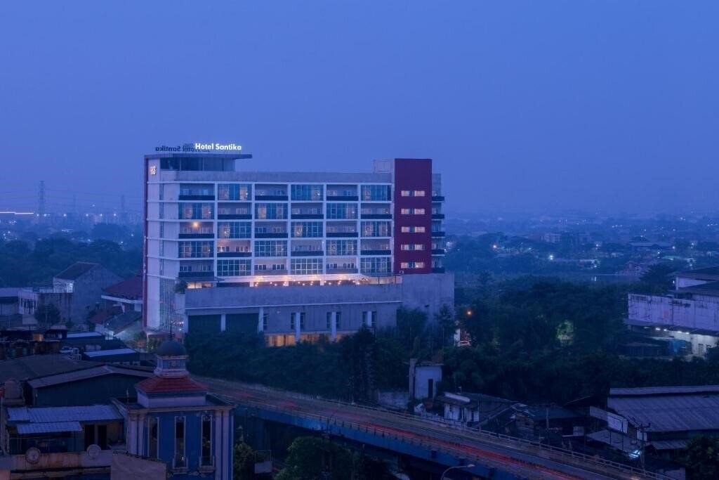 Фото Hotel Santika Cikarang 3*
