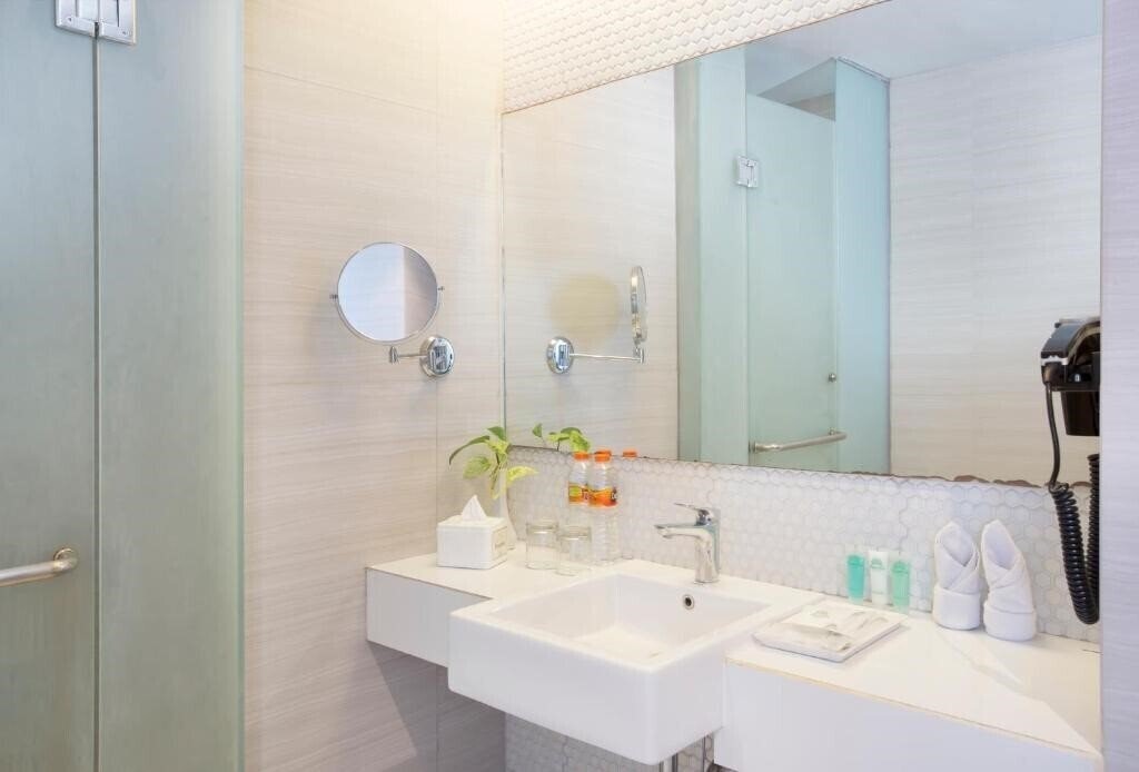 Фотографія KHAS Tegal Hotel 3*