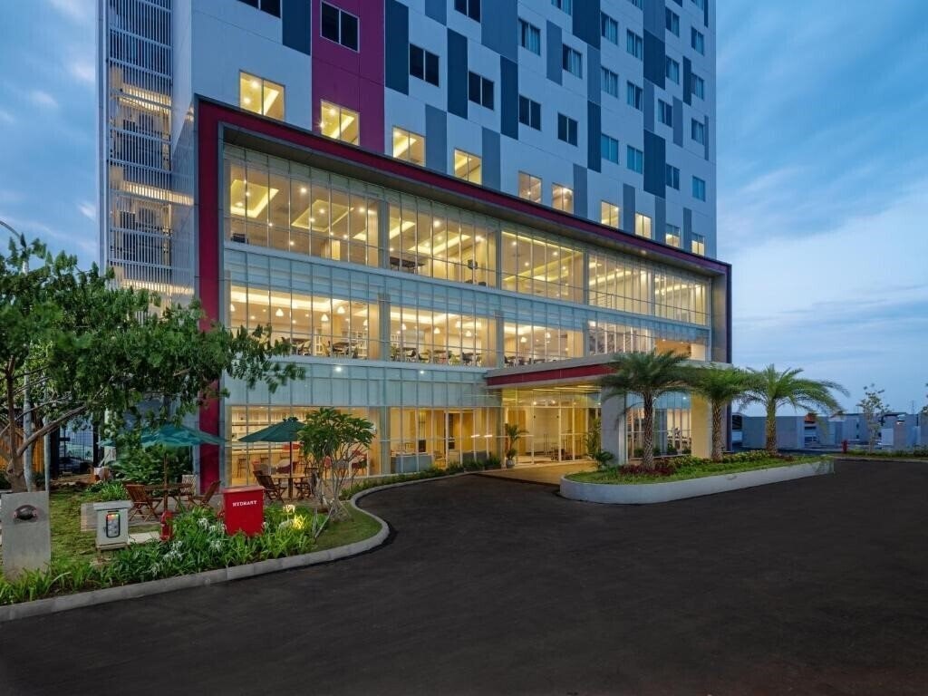 Готель Favehotel Karawang 3*