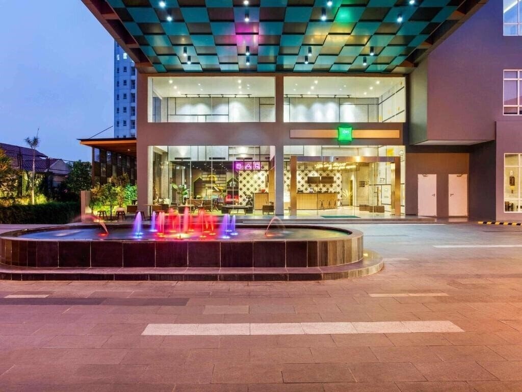 Фото Ibis Styles Bekasi Jatibening 3*