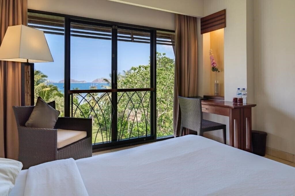 Готель Bintang Flores 4*