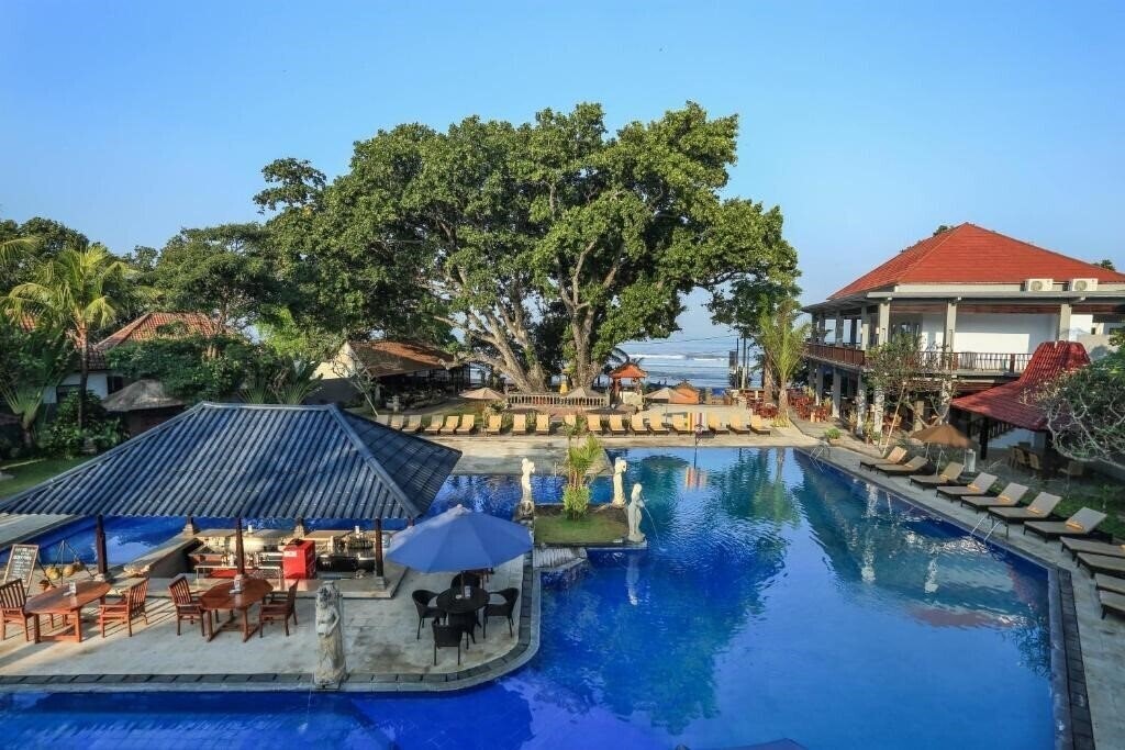 Отель Puri Saron Seminyak 4*