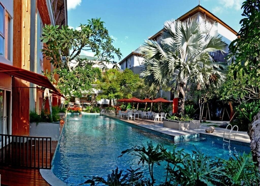 Отель Harris Hotel & Residences Sunset Road 4*