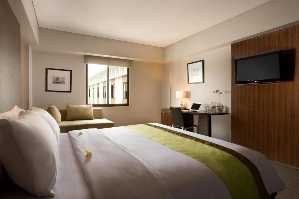 Фото Santika Kuta 3*