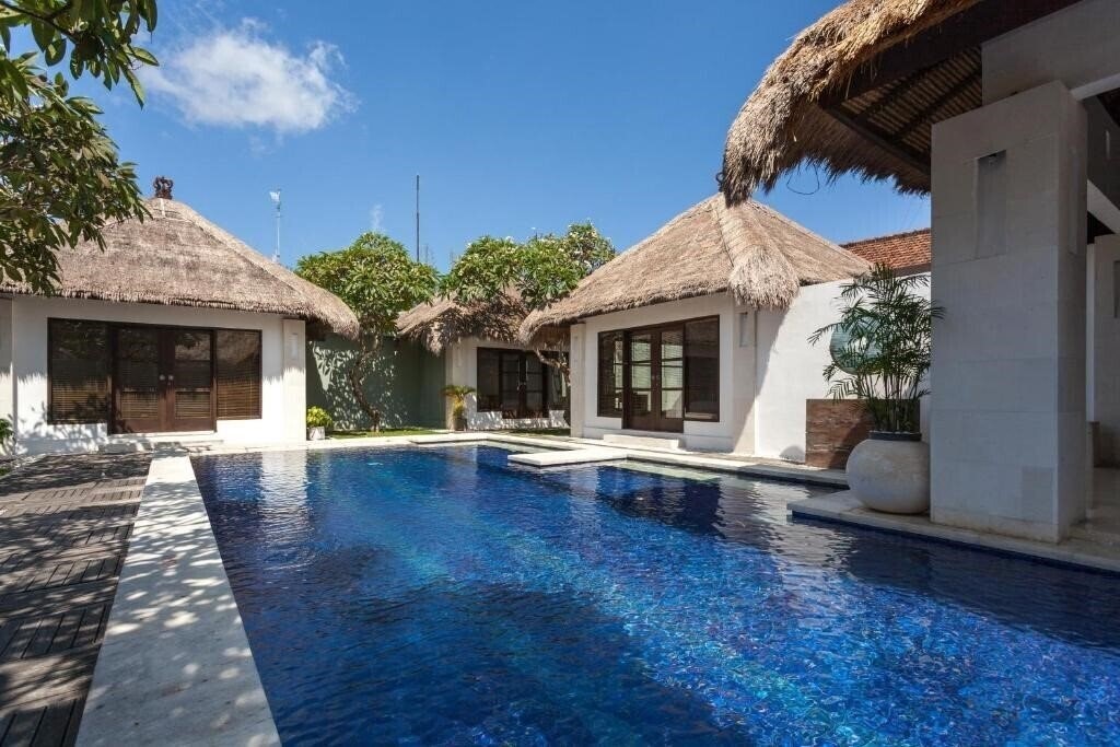 Фотография Bvilla Pool 1*