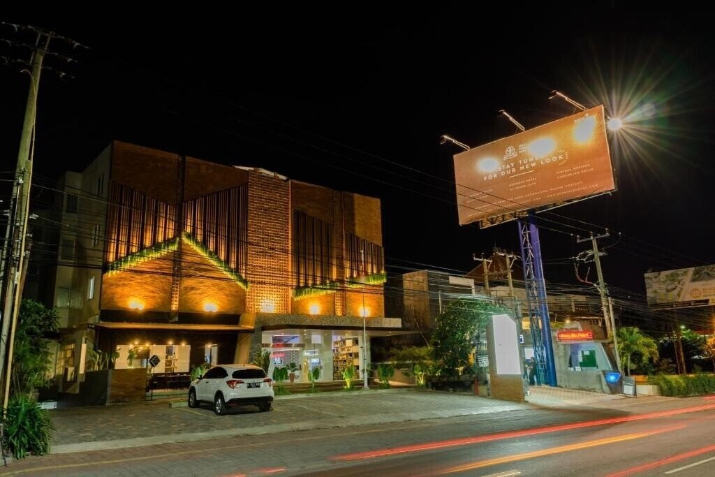 Готель Berry Biz Hotel 3*