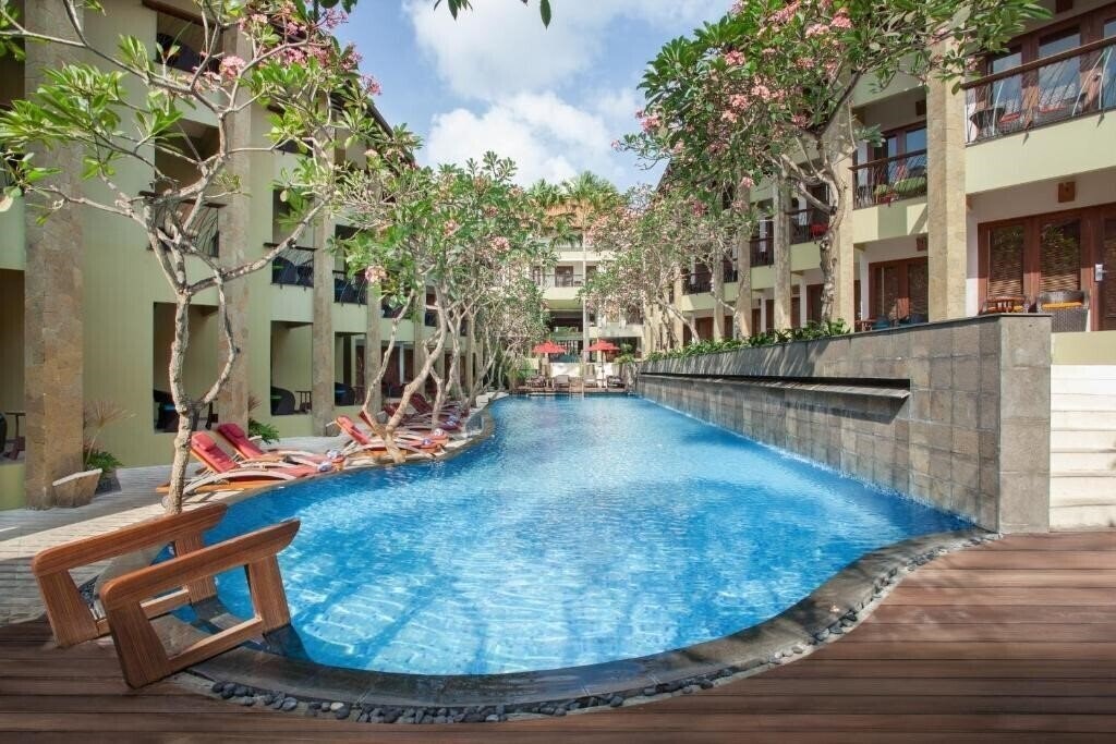 Готель Ibis Styles Bali Kuta Legian 3*