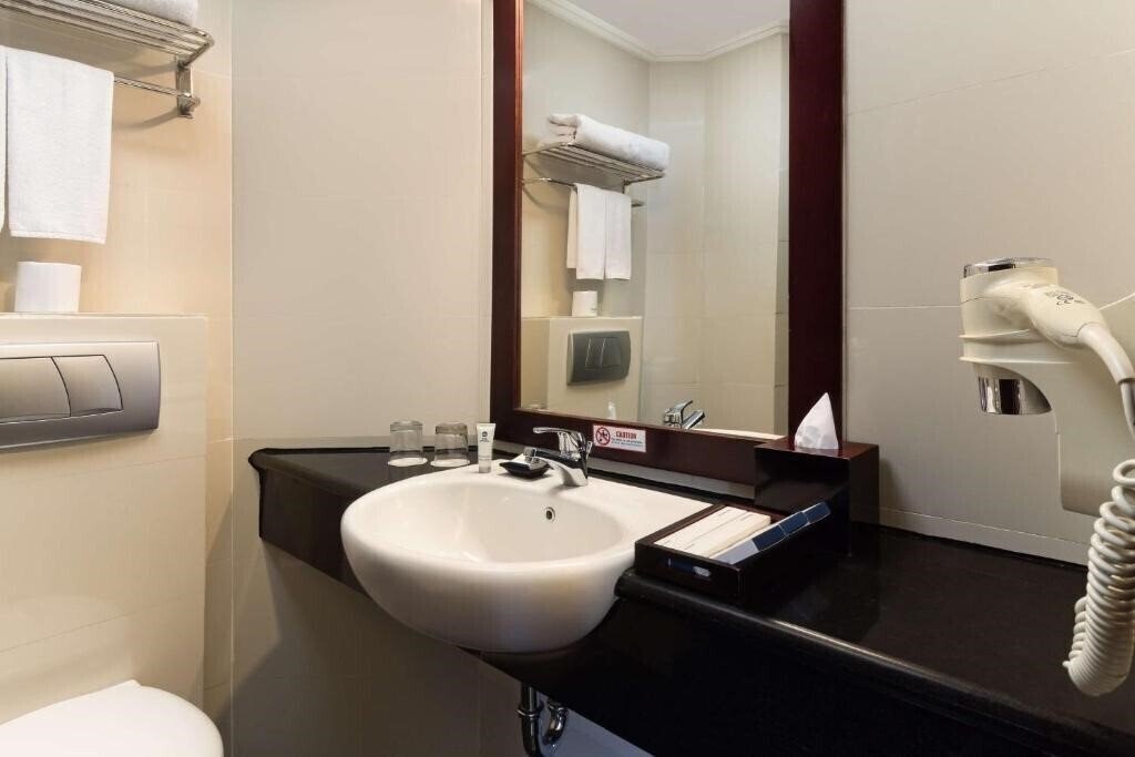 Фото Best Western Mangga Dua Hotel & Residence 4*