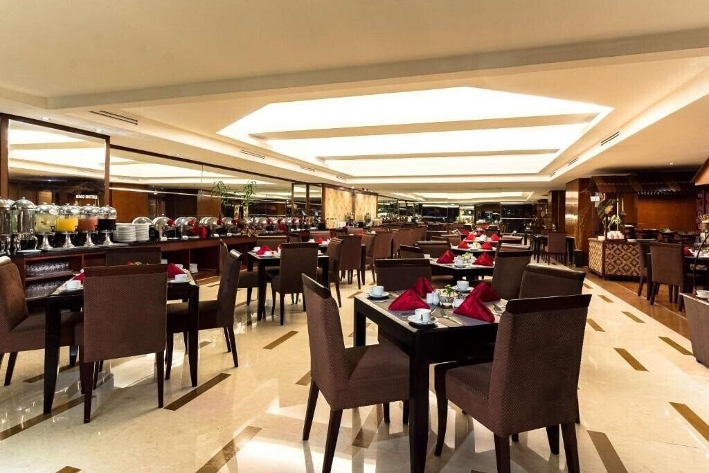 Фотография Best Western Mangga Dua Hotel & Residence 4*