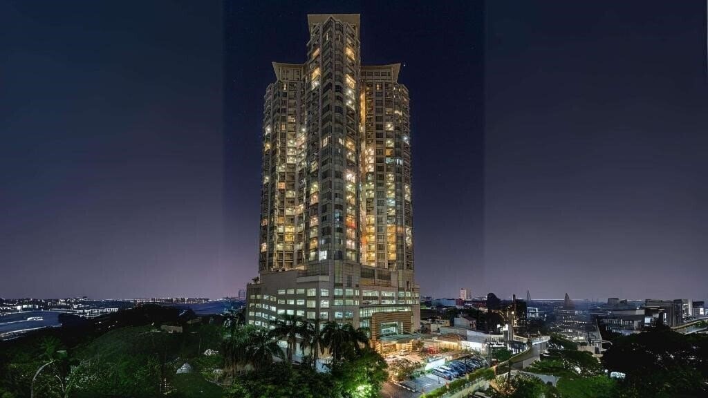 Изображение Best Western Mangga Dua Hotel & Residence 4*