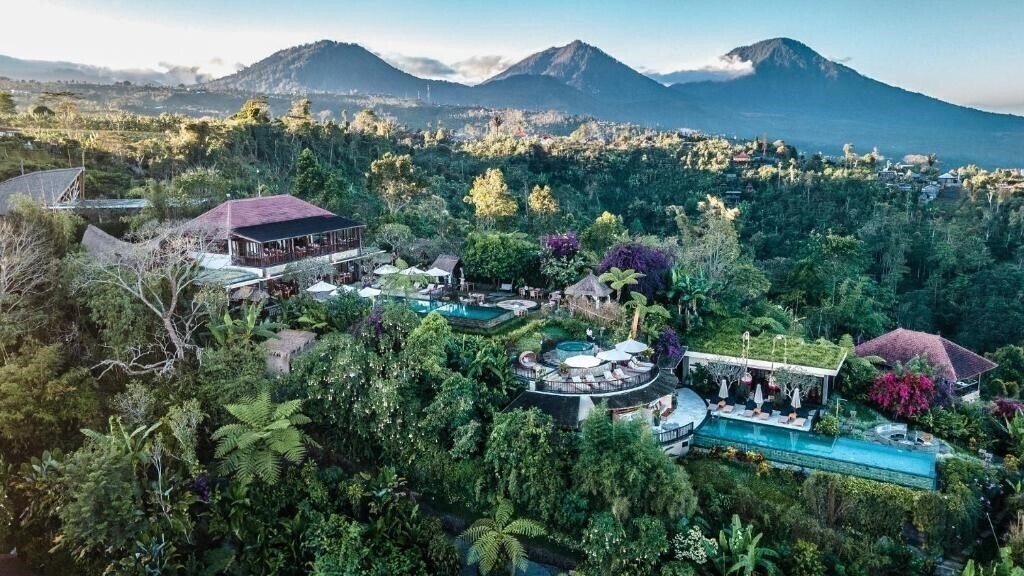 Отель Munduk Moding Plantation Nature Resort & SPA 4*