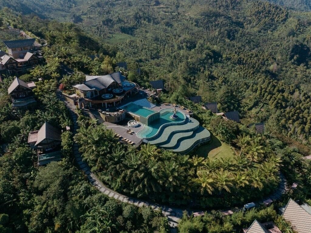 Готель Elevate Bali By Hanging Gardens Munduk 3*