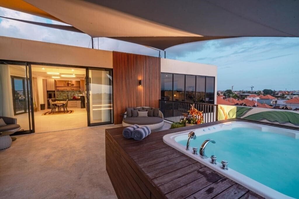 Отель Onyx Beach Hotel 2*