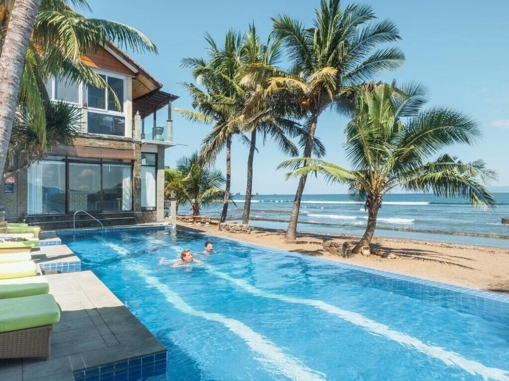 Фотографія Bayshore Villas Candi Dasa 4*