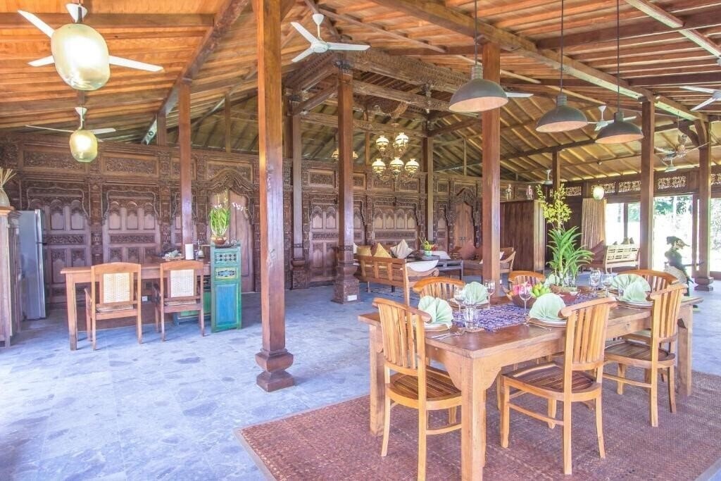 Картинка Beachfront Citakara Sari Villas 4*