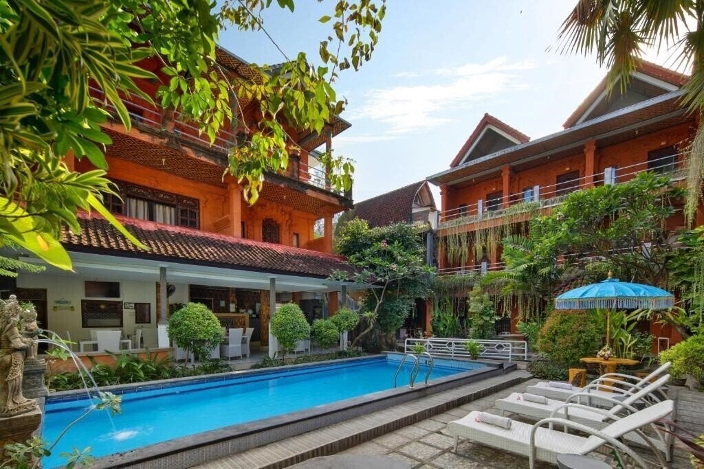 Готель Hotel Lumbung Sari Legian 4*