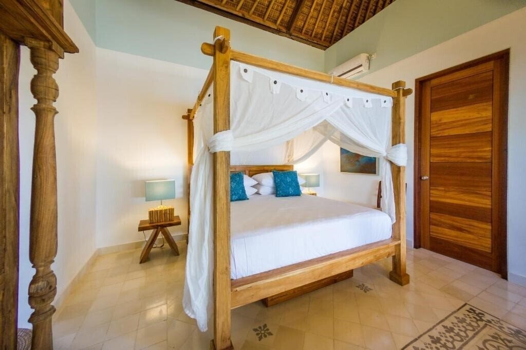 Фото Aquamarine Beach Villas 4*