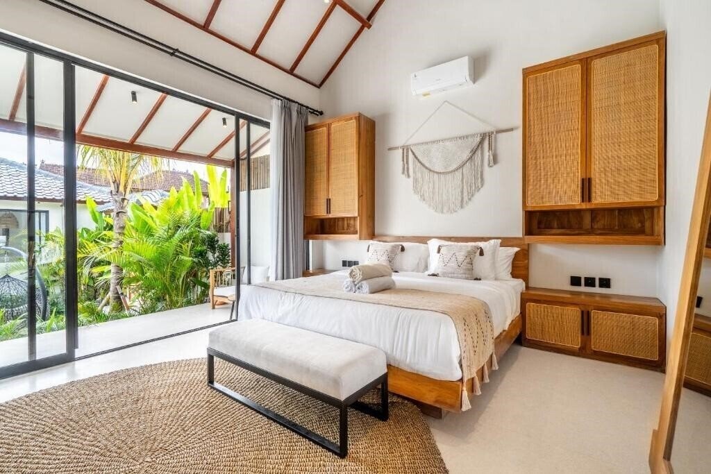 Фото Ubud Rice Field Villa 4*