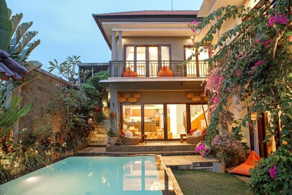 Отель Zara The Ocean View 4*