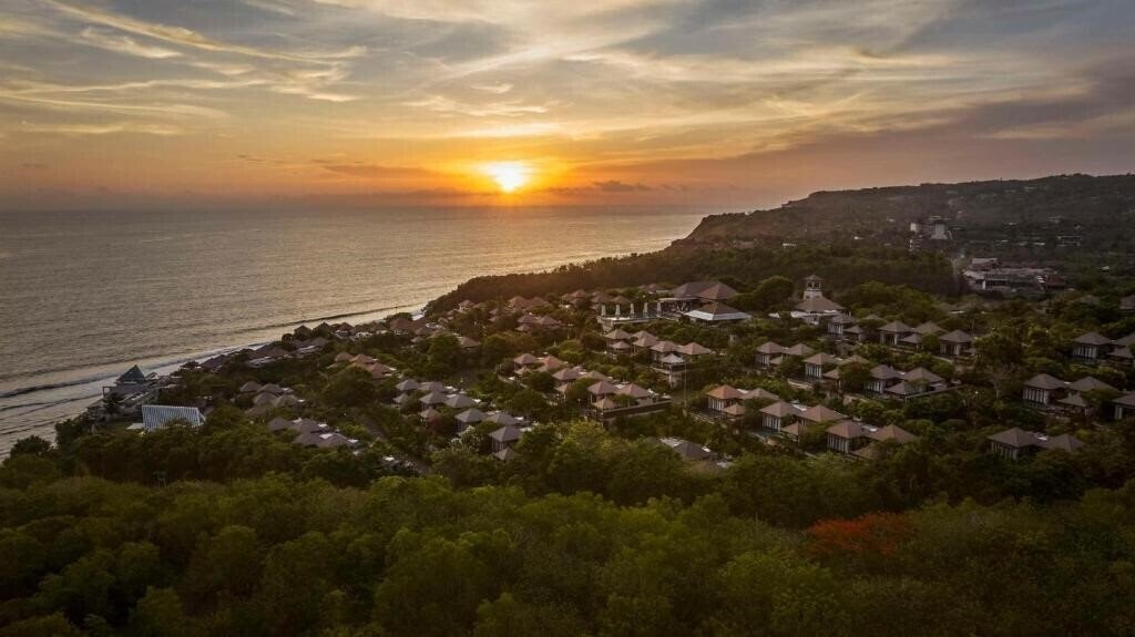 Готель Umana Bali 5*