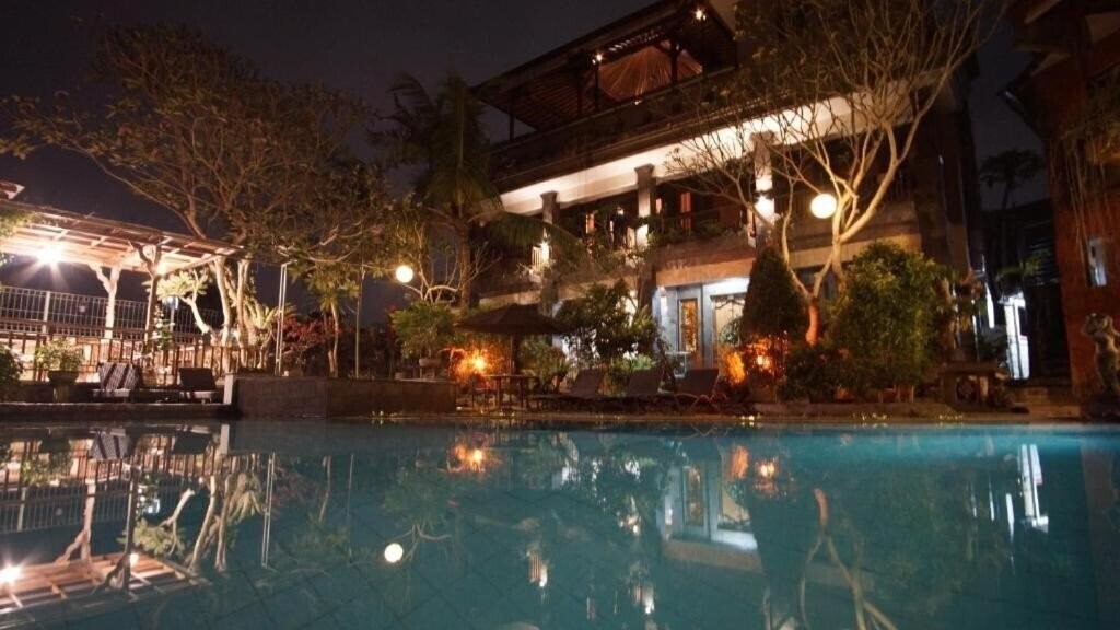 Фото Okawati Hotel 3*