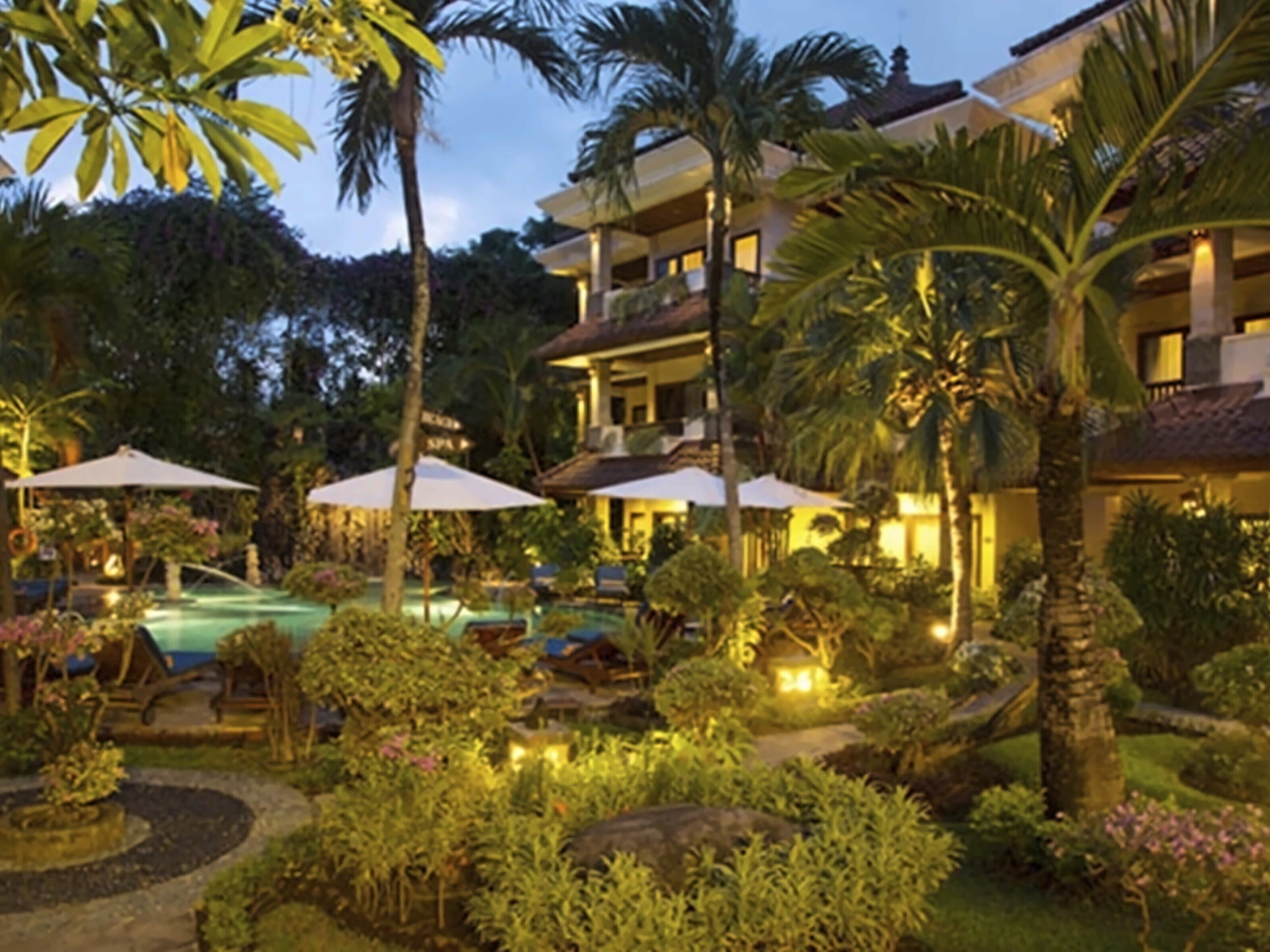 Готель Parigata Resort 3*
