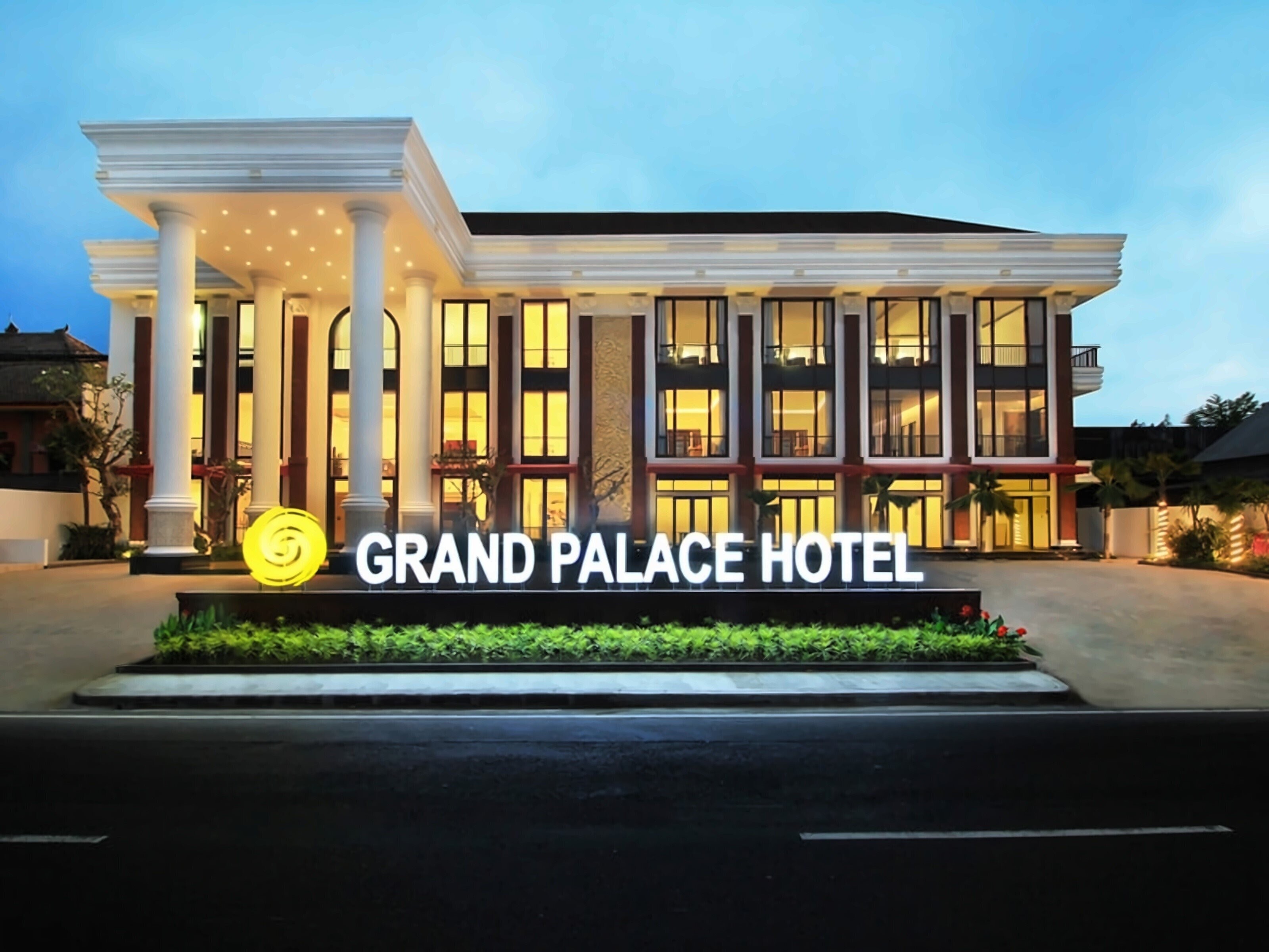 Отель Grand Palace Sanur 4*
