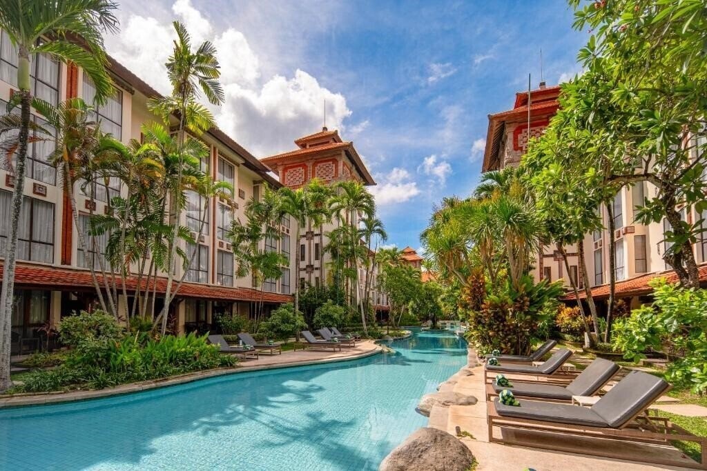 Отель Prime Plaza Hotel & Suite Sanur 4*