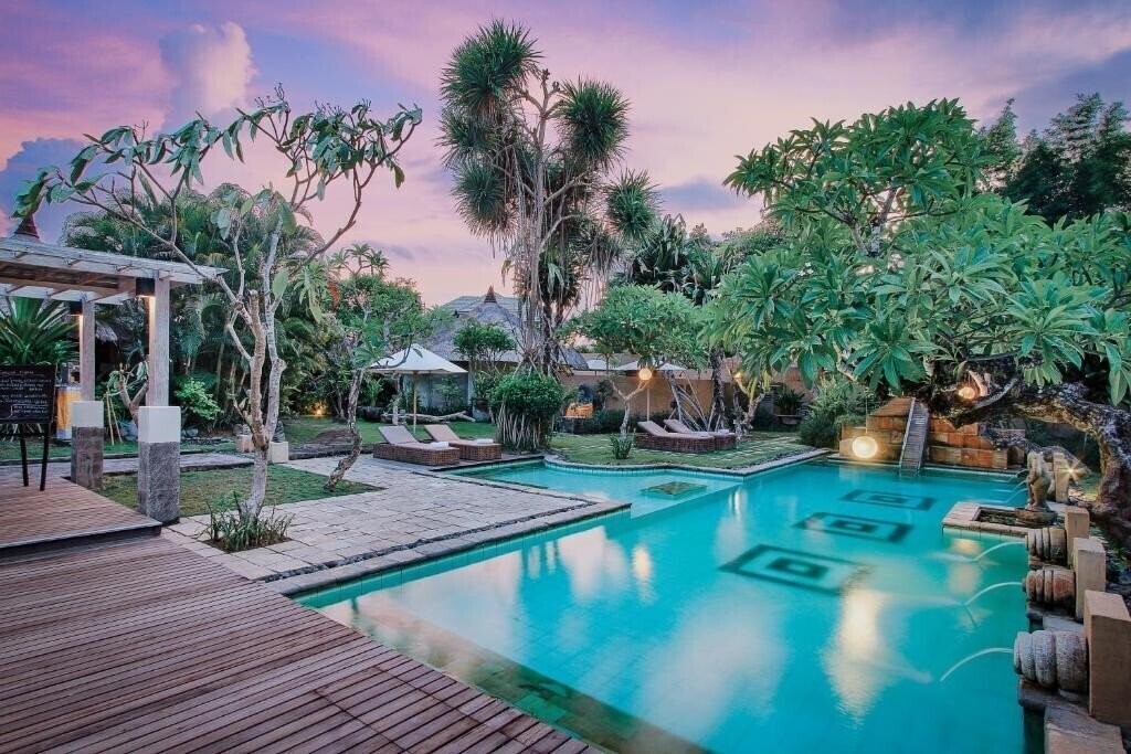 Готель Visakha Sanur 4*