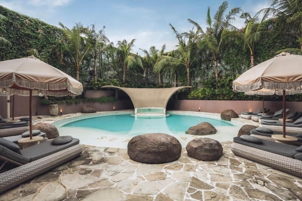 Готель Seascape Resort & SPA Sanur by iNi Vie Hospitality 5*