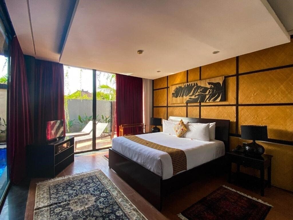 Готель Puri Hiromi 4*