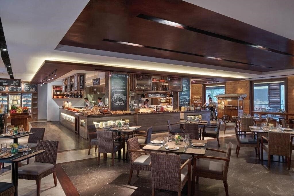 Картинка Courtyard Marriott Seminyak 4*