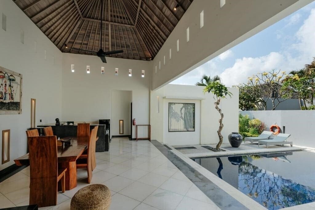 Картинка The Seminyak Suite 4*