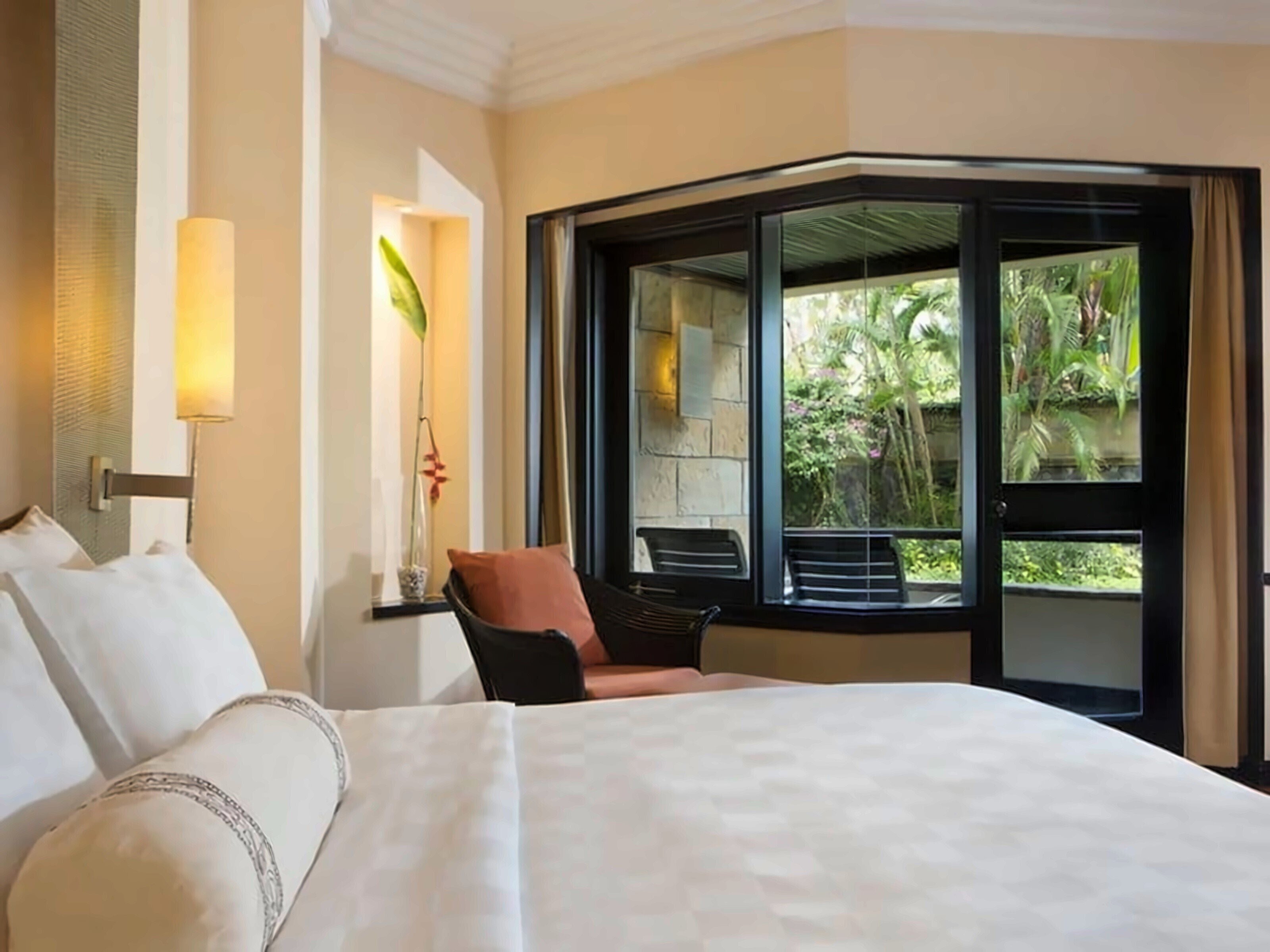 Изображение Royal Beach Seminyak (ex. MGallery Seminyak) 5*