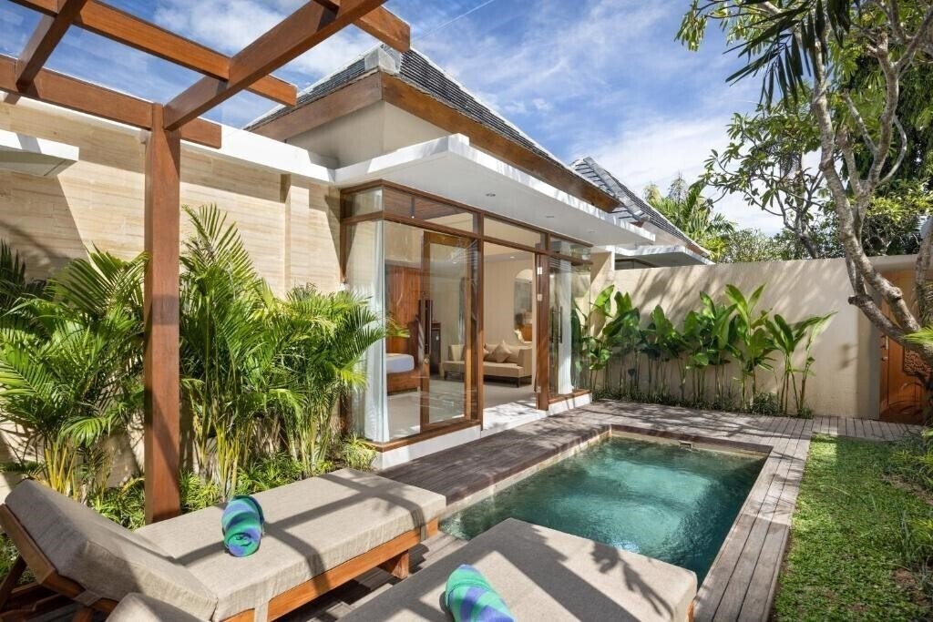 Готель Tonys Villas & Resort 4*